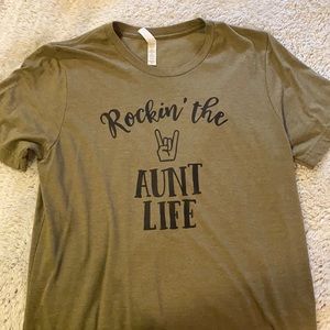 Boutique Rockin’ the Aunt life tee